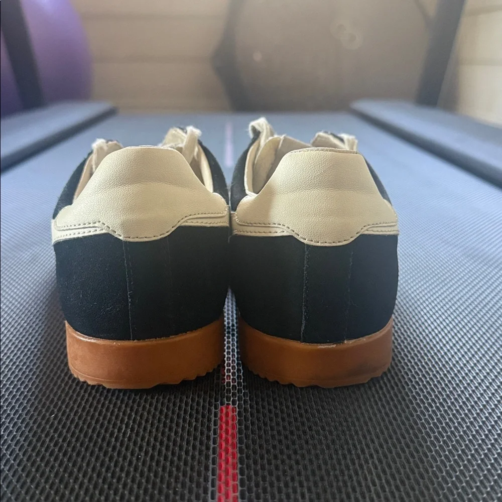 Gola Elan suede sneaker. Size 38.5 (7.5/8) - Picture 3 of 6